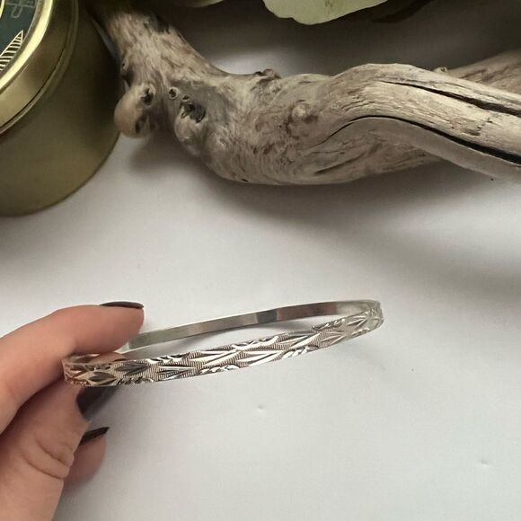 Sterling silver 925 diamond cut  bangle 8” - Picture 7 of 8